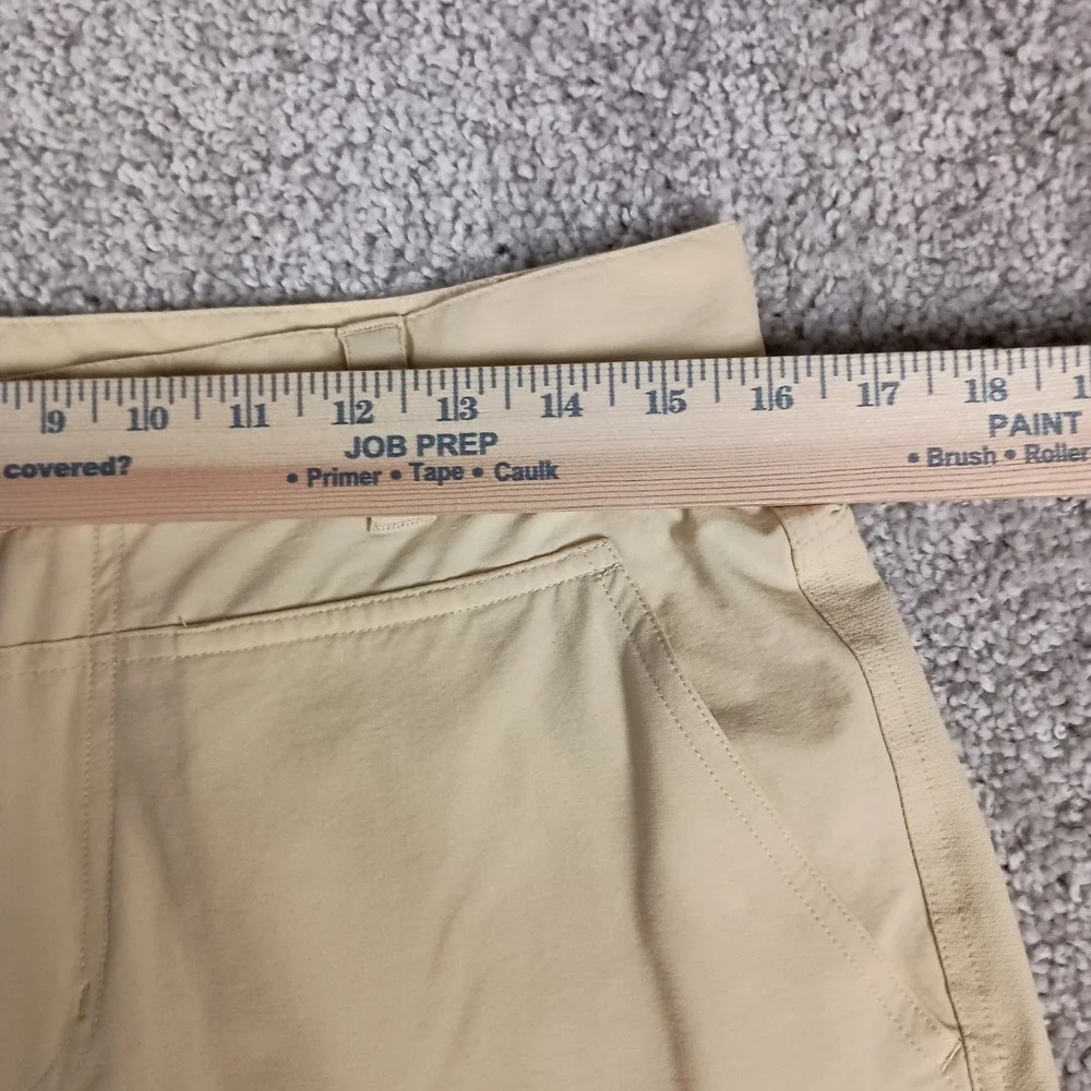 Grundéns Breakwater Fishing Shorts Mens Size 32 Sandstone Tan EUC